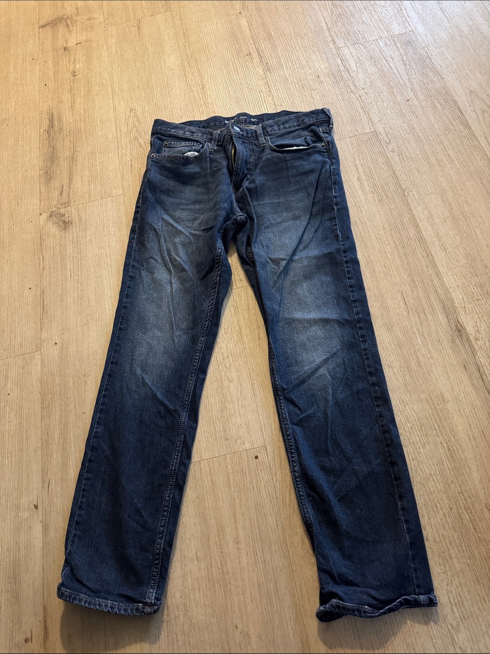 Old Navy  Straight Jeans in Dark Blue Wash